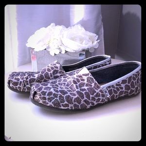 Toms Classic Glitter Giraffe Shoes